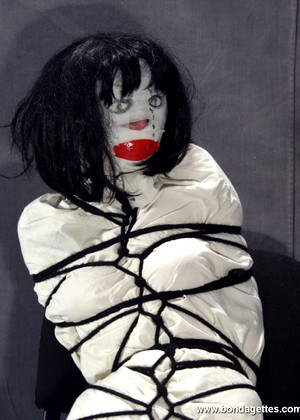 Bondagettes Model