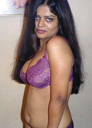 Pictures one tit slut bra india photo
