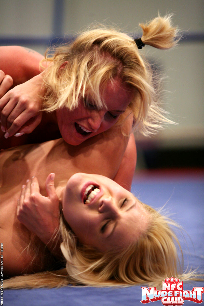 Brandy Smile and Kathia Nobili in lesbo fight