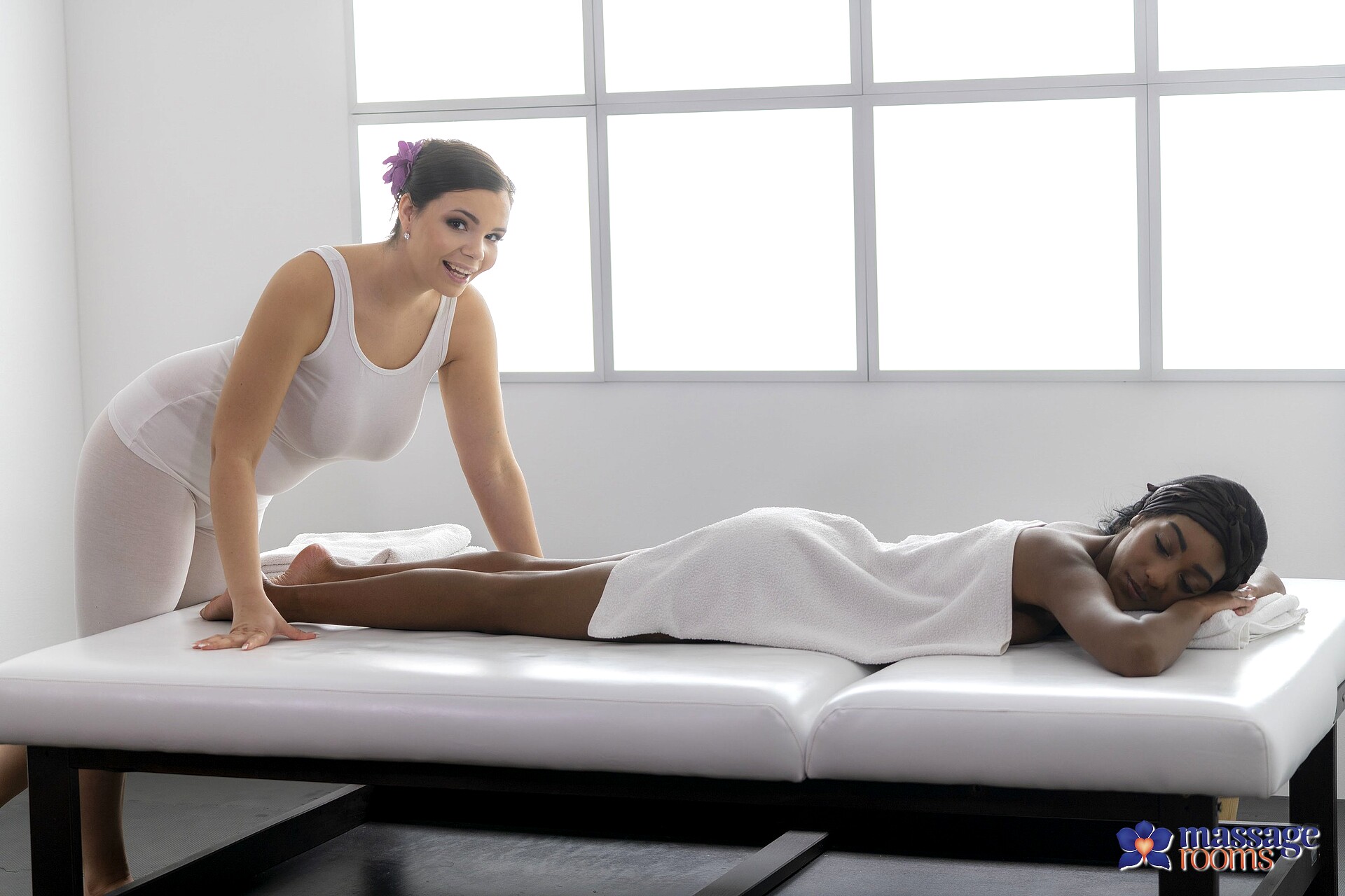 Massaging sofia lee - 🧡 HD Sofia Lee - Massaging Sofia Lee - So...